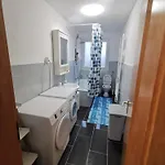 18 - Monteurwohnung Fuer 8 Personen *